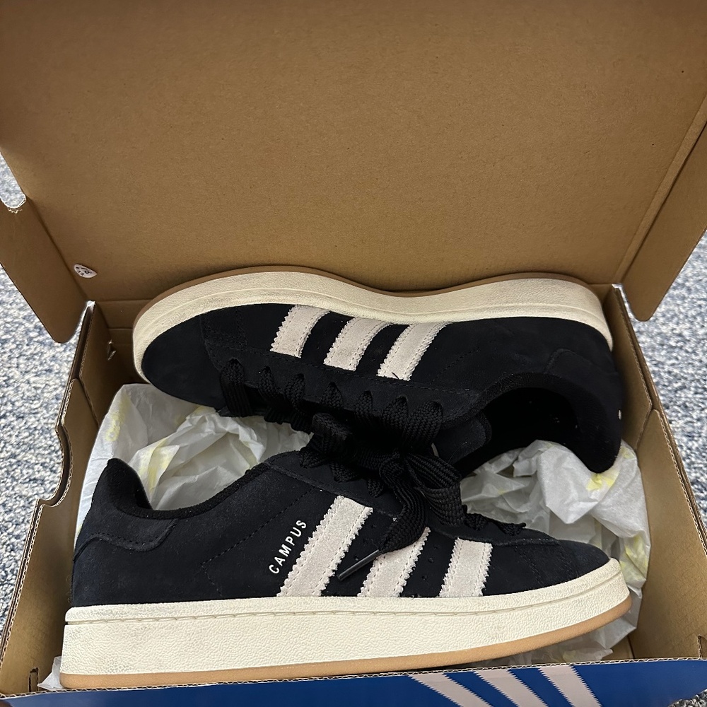 Women’s adidas campus 00s size 7